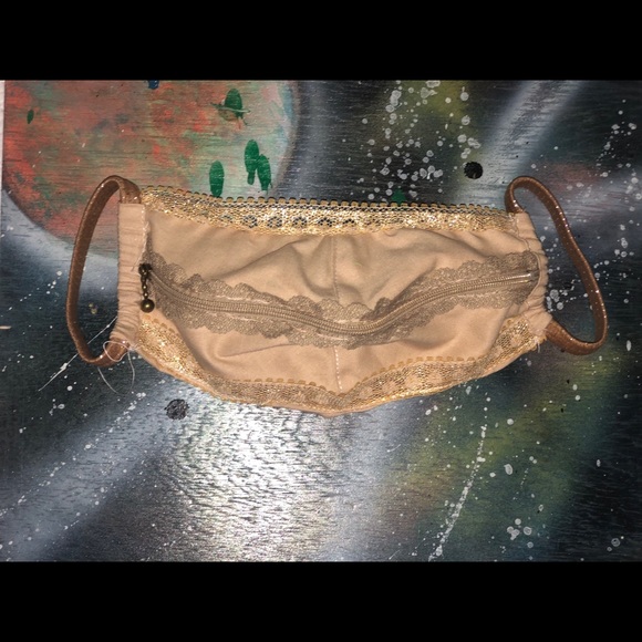 Gold “Zip the lips” face mask - Picture 2 of 2